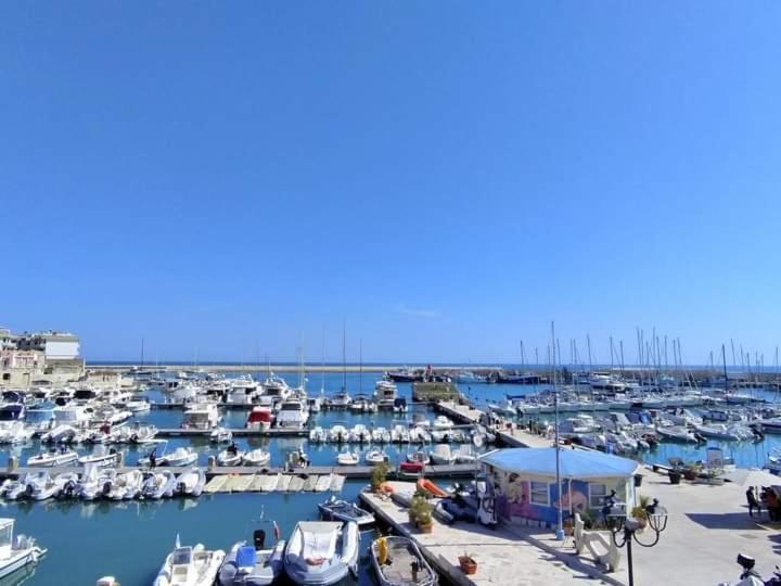 Amaste In Puglia Casa Vacanza Bisceglie Exterior photo